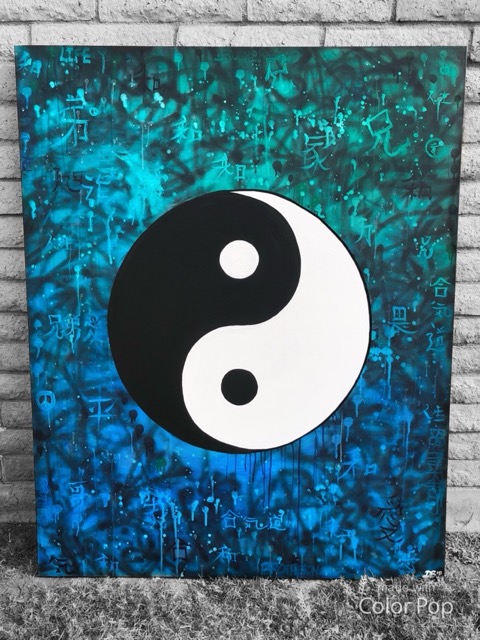 Yin-yang on teal